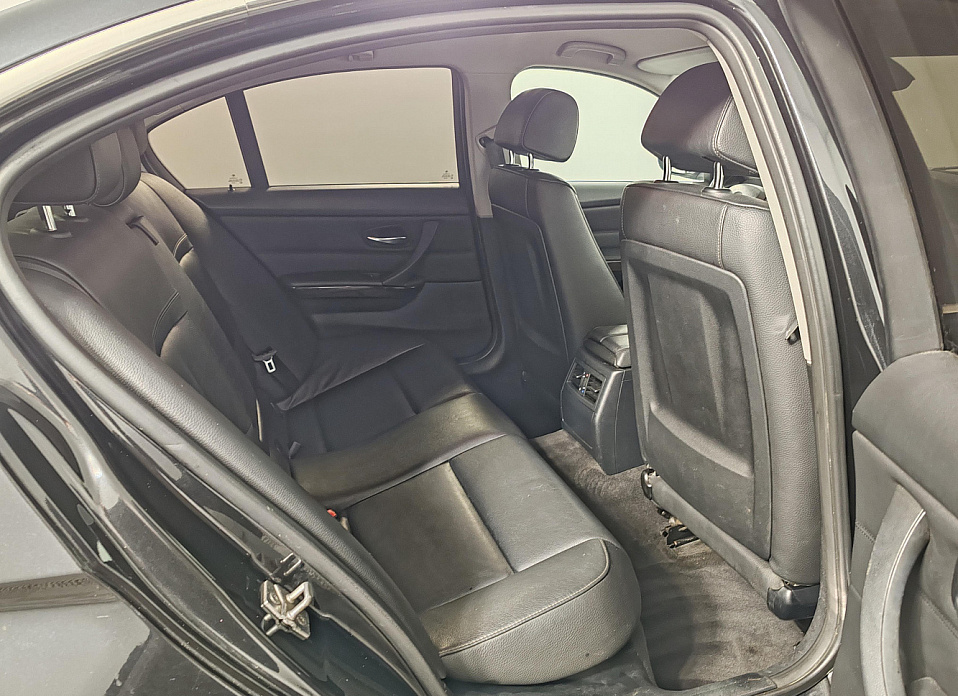 BMW 3 серии, V (E90/E91/E92/E93) Рестайлинг 320i 2.0 AT (156 л.с.)