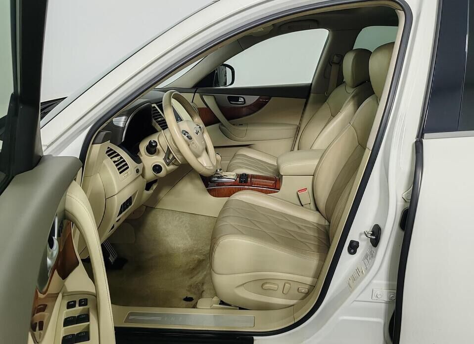 Infiniti QX70 3.7 AT (333 л.с.) 4WD
