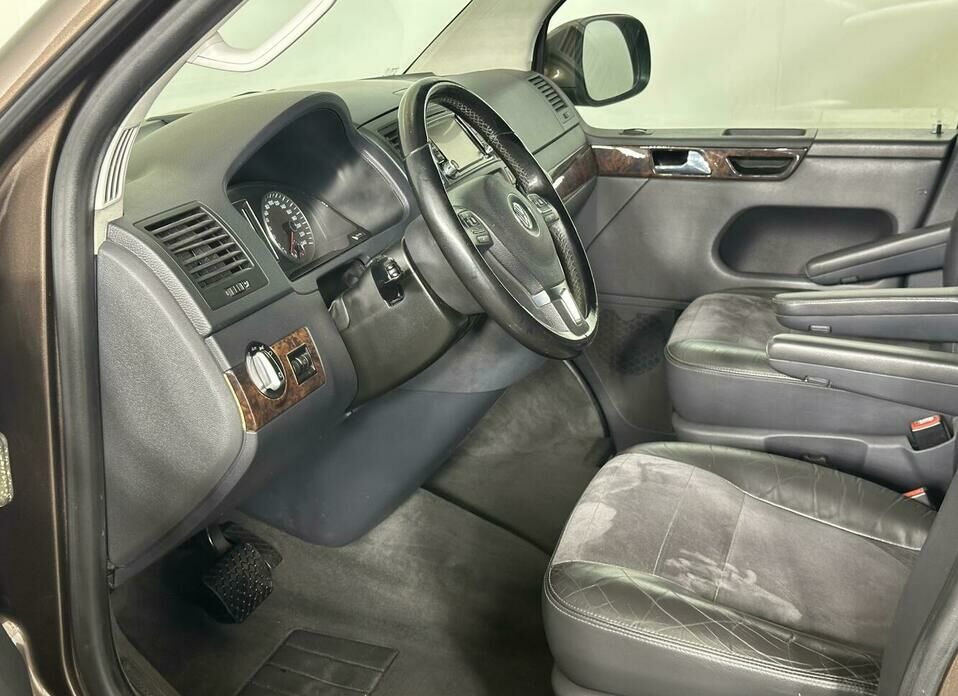 Volkswagen Multivan 2.0d AMT (180 л.с.)