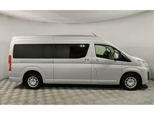 Toyota HiAce, 2020 г., 80 095 км
