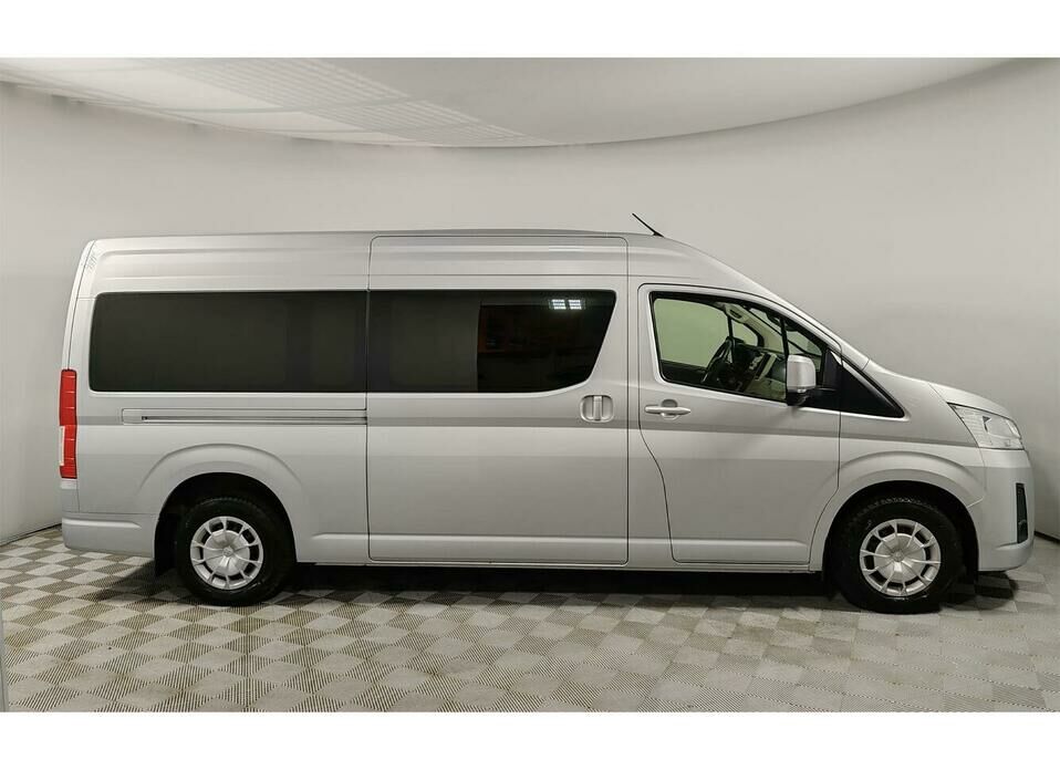 Toyota HiAce 2.8d MT (150 л.с.)