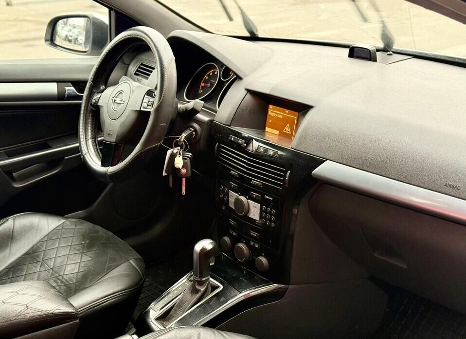 Opel Astra, H Рестайлинг GTC 1.8 AT (140 л.с.)