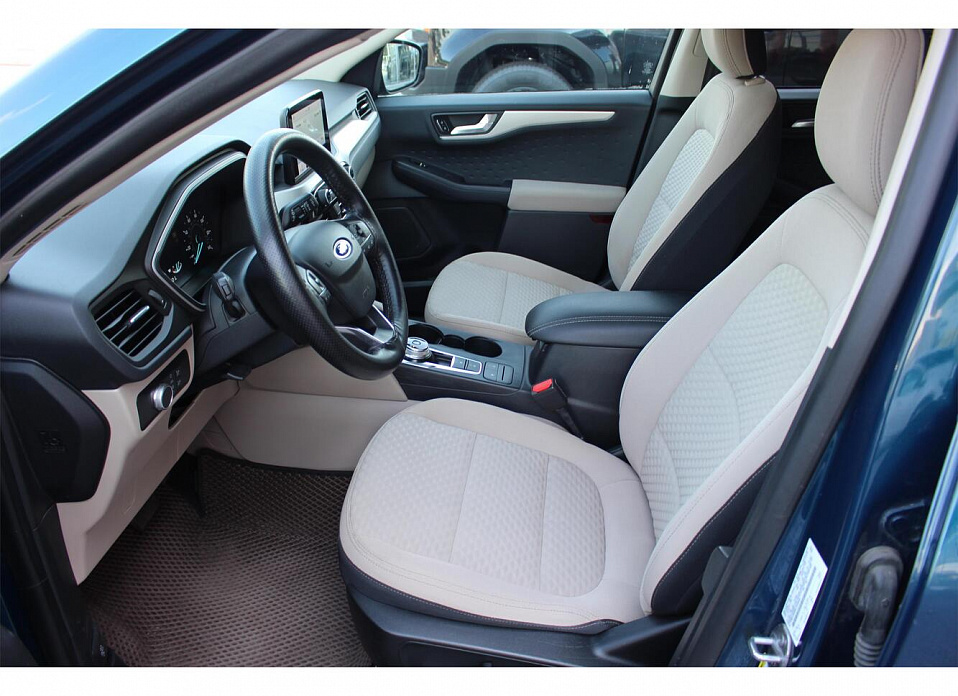 Ford Escape, III Рестайлинг 1.5 AT (182 л.с.)