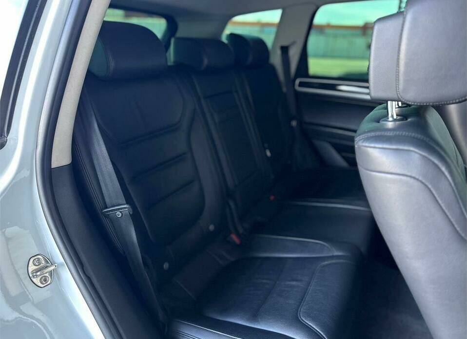 Volkswagen Touareg 3.0d AT (245 л.с.) 4WD