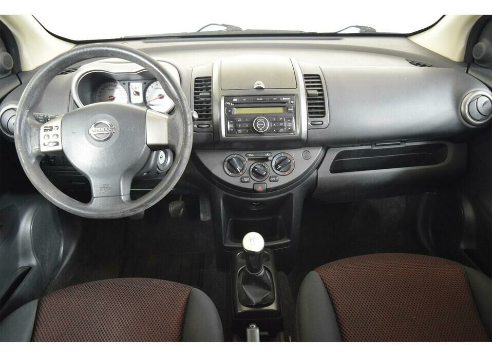 Nissan Note 1.6 MT (110 л.с.)