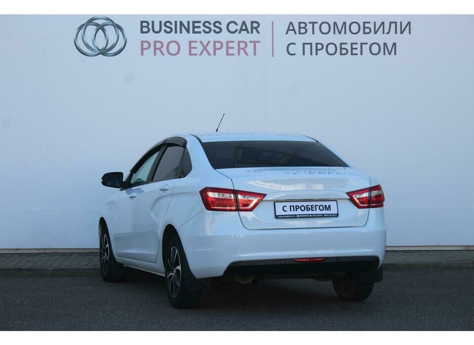 LADA (ВАЗ) Vesta 1.6 MT (106 л.с.)