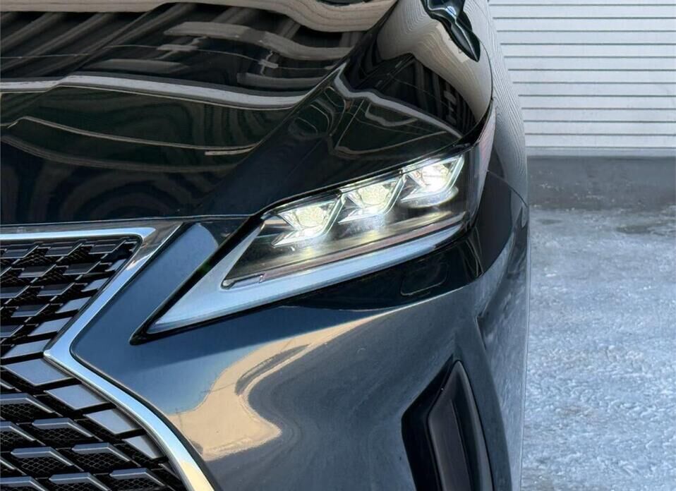 Lexus RX, IV Рестайлинг 300 2.0 AT (238 л.с.) 4WD