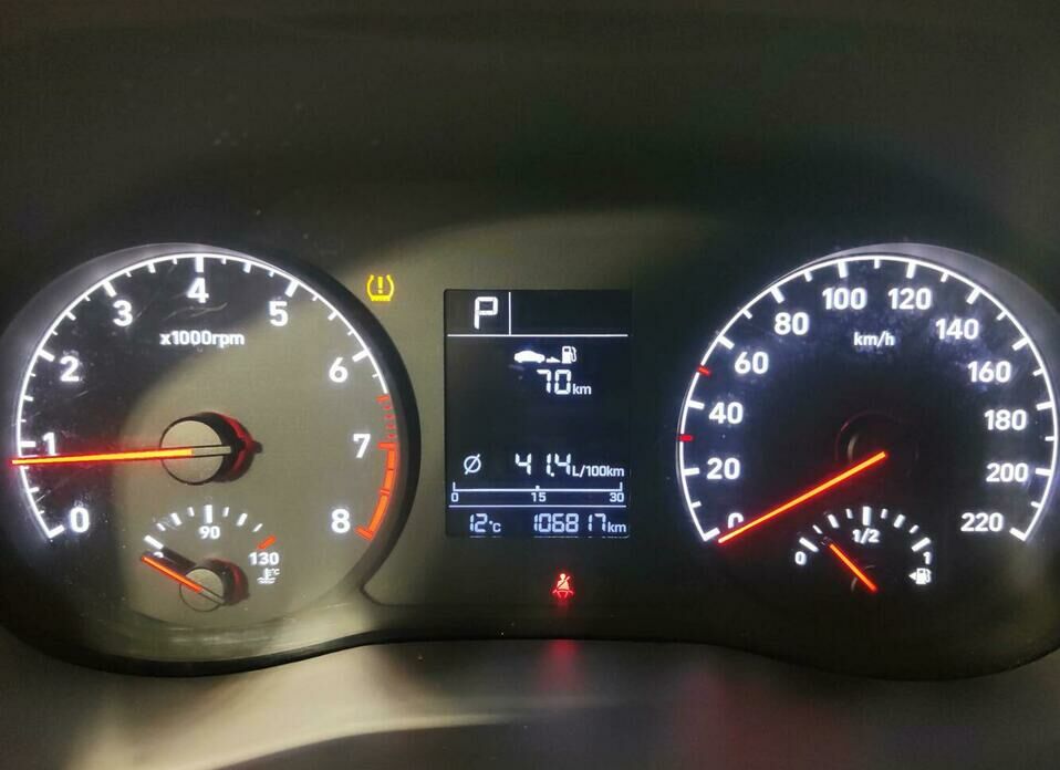 Hyundai Solaris 1.4 AT (100 л.с.)