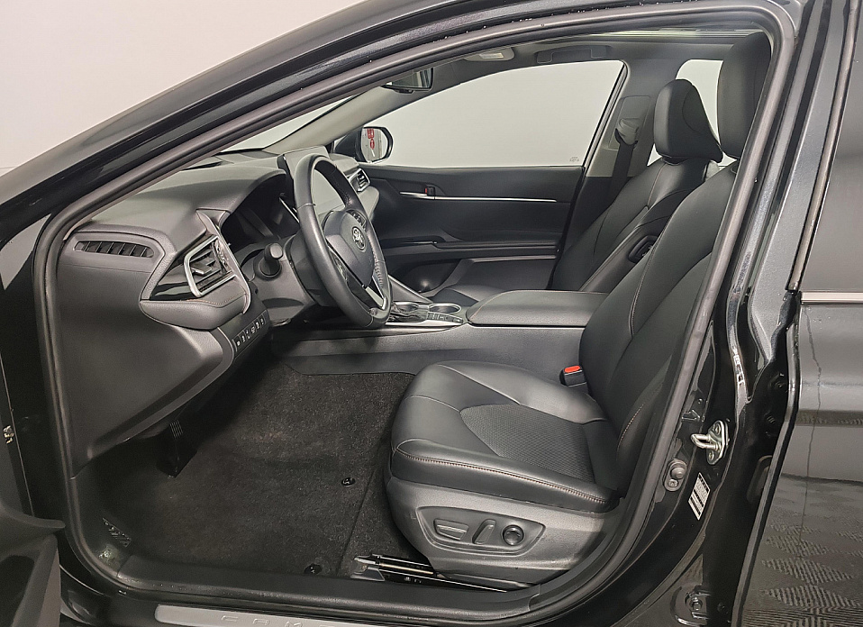 Toyota Camry, VIII (XV70) Рестайлинг 2.5 AT (209 л.с.)