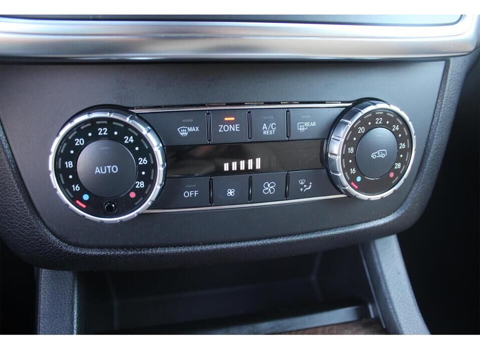 Mercedes-Benz M-Класс 350 CDI 3.0d AT (249 л.с.) 4WD