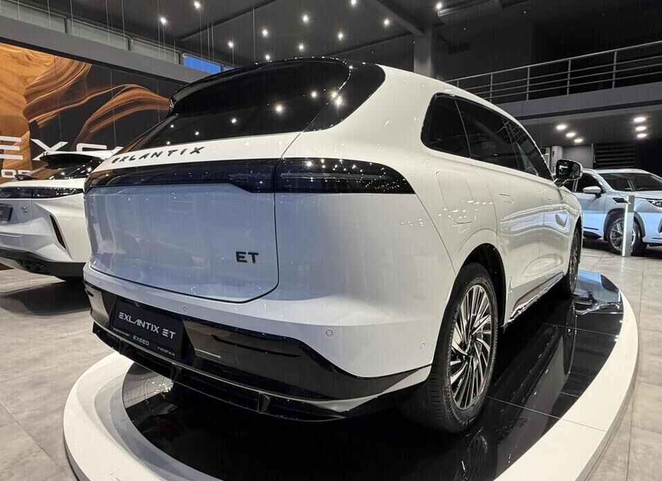 EXEED Exlantix ET 1.5hyb AT (469 л.с.) 4WD