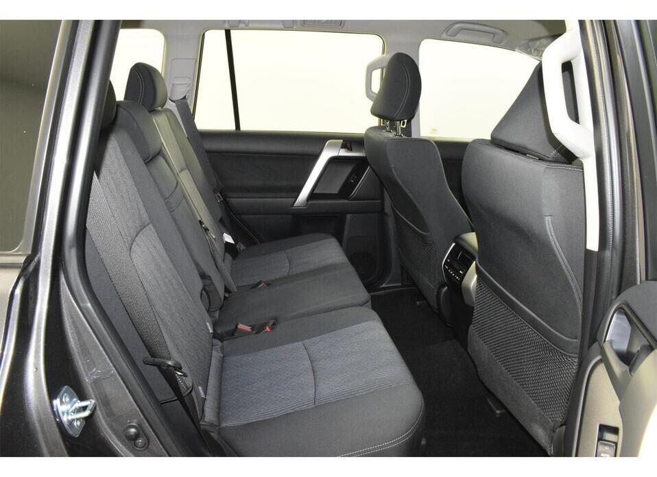 Toyota Land Cruiser Prado, 150 Series Рестайлинг 3 2.8d AT (200 л.с.) 4WD