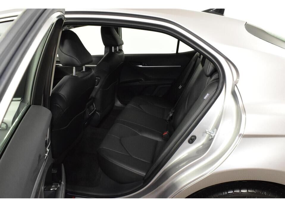 Toyota Camry, VIII (XV70) Рестайлинг 2.5 AT (209 л.с.)