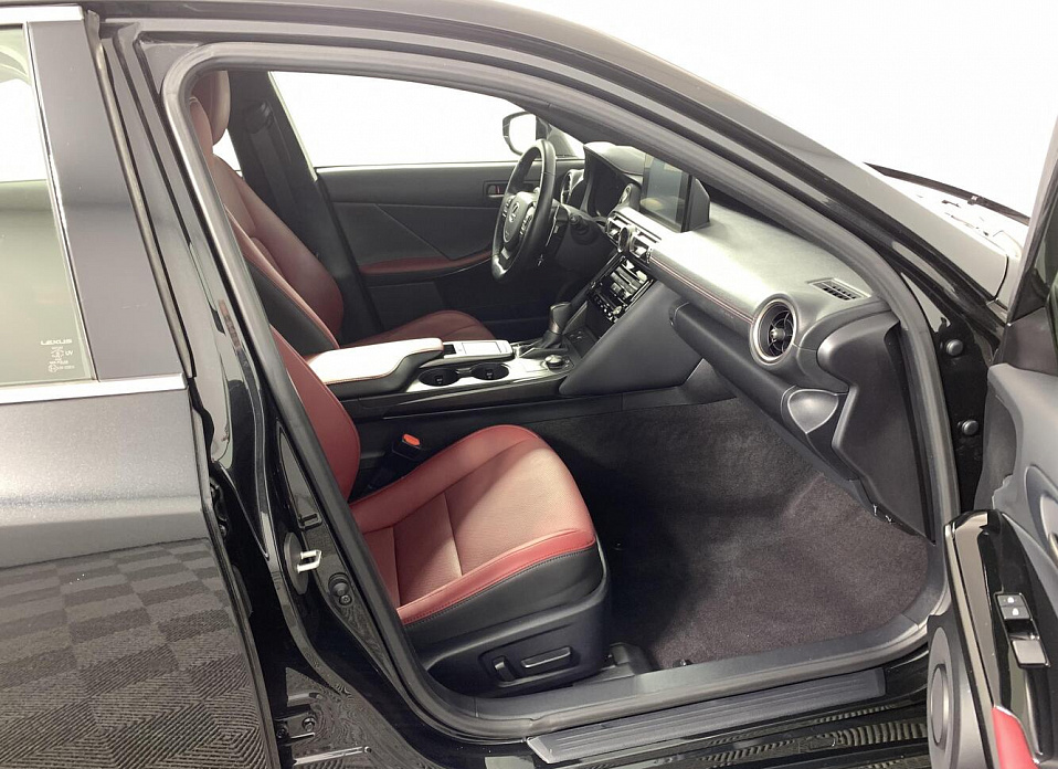 Lexus IS, III Рестайлинг 2 300 3.5 AT (264 л.с.) 4WD