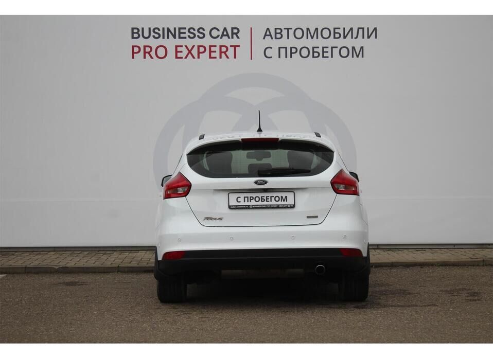 Ford Focus ST, III Рестайлинг 2.0 MT (250 л.с.)