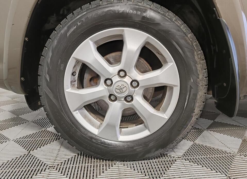 Toyota RAV4 2.4 AT (170 л.с.) 4WD