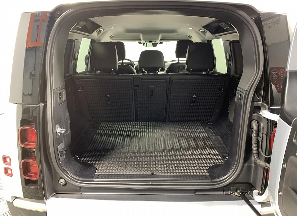 Land Rover Defender, II 110 2.0d AT (200 л.с.) 4WD