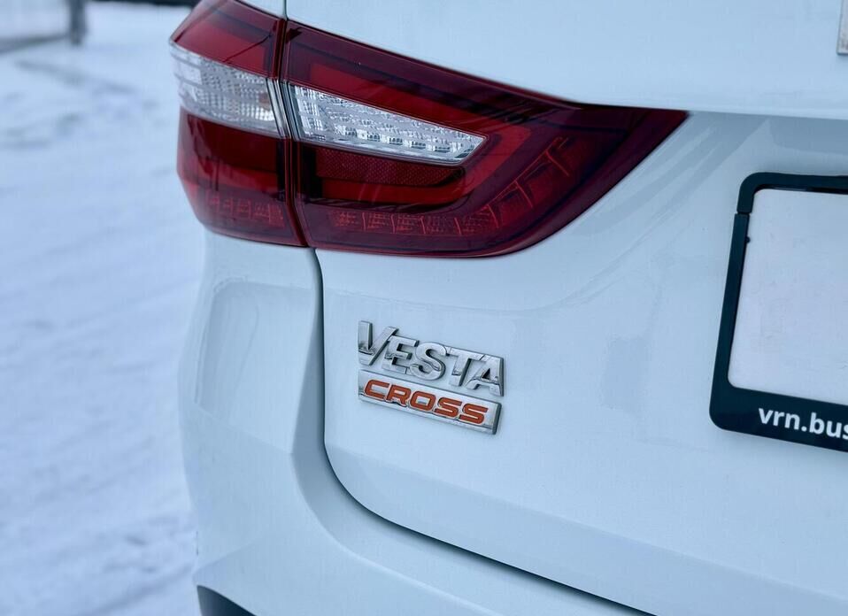 LADA (ВАЗ) Vesta, I Рестайлинг (NG) Cross 1.8 CVT (122 л.с.)