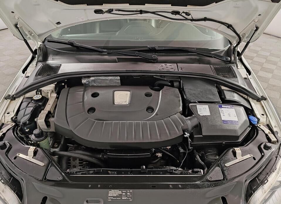Volvo XC70, II Рестайлинг 2.4d AT (215 л.с.) 4WD