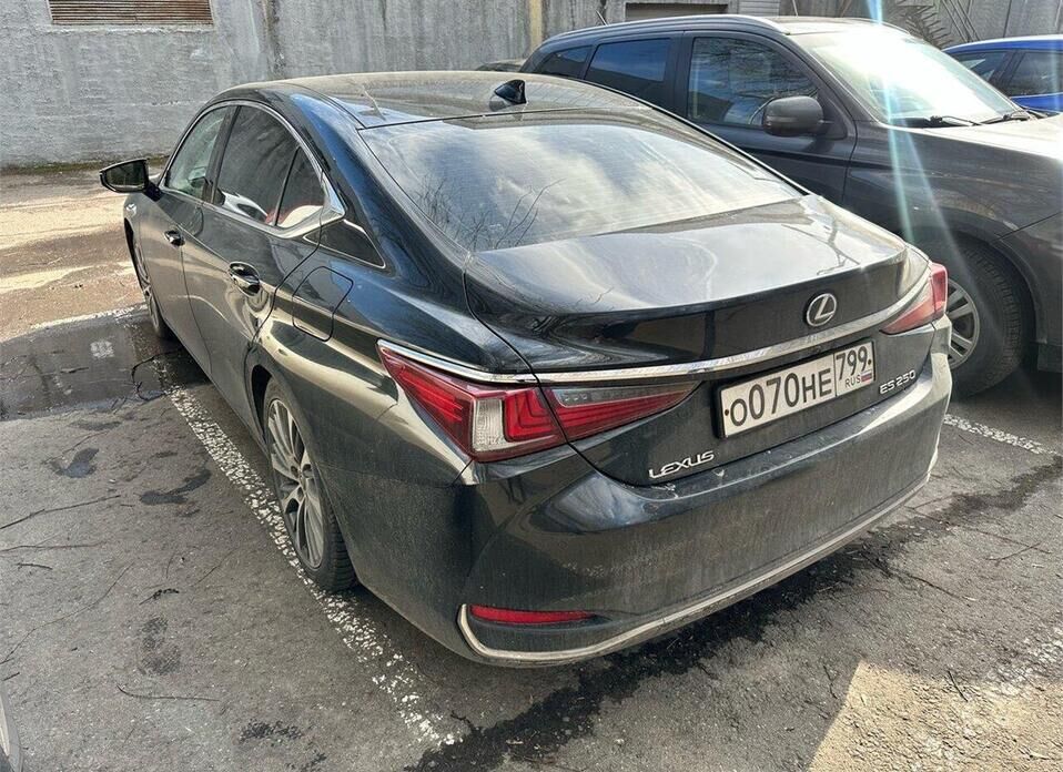 Lexus ES, VII 250 2.5 AT (200 л.с.)