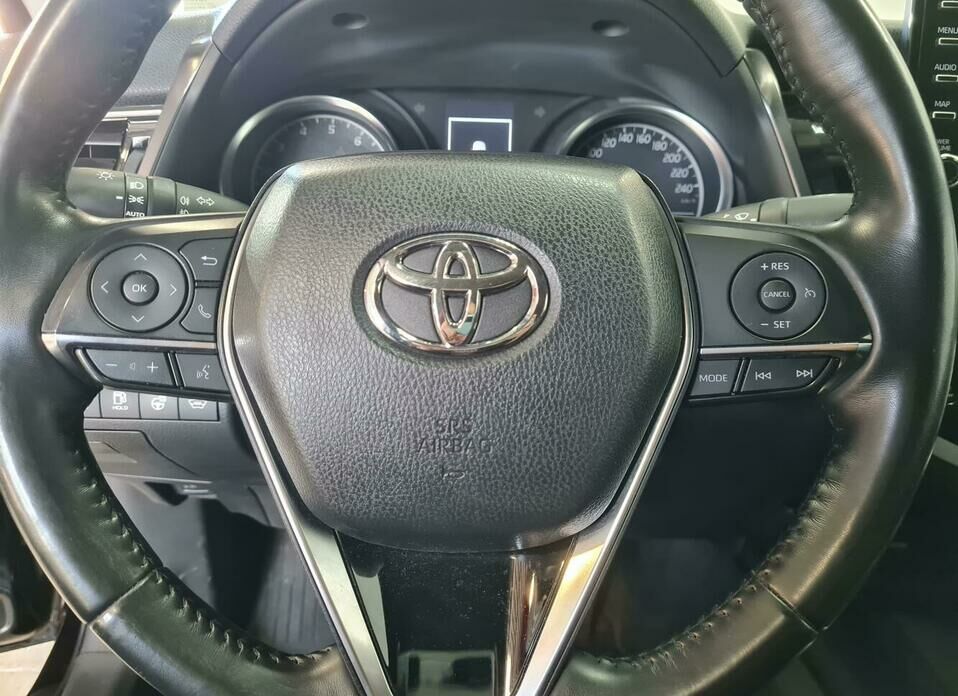 Toyota Camry 2.5 AT (200 л.с.)