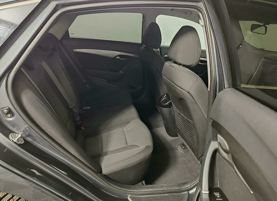 Hyundai i40 2.0 AT (150 л.с.)