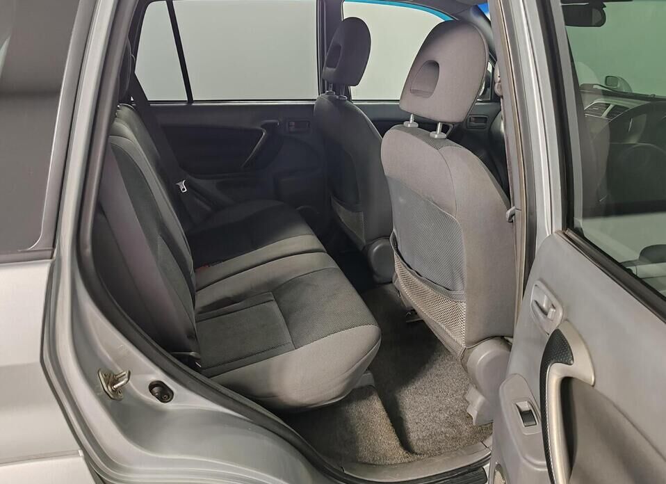 Toyota RAV4, II (XA20) 2.0 AT (152 л.с.) 4WD