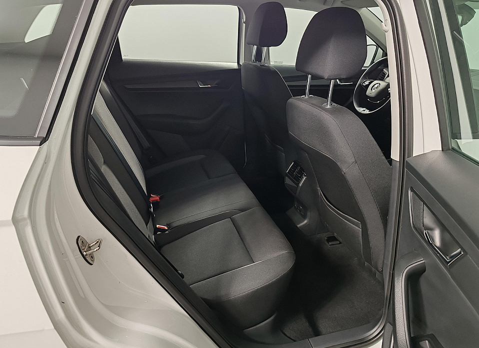 Skoda Karoq, I 1.6 AT (110 л.с.)