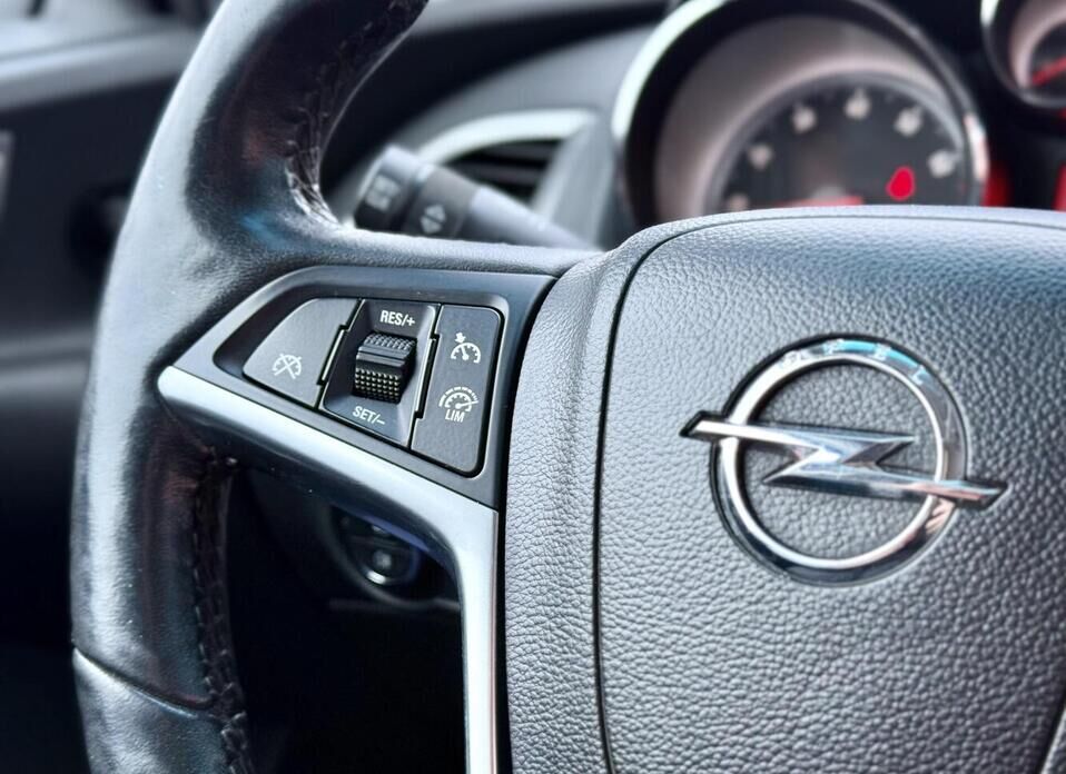 Opel Astra, J Рестайлинг 1.6 MT (115 л.с.)