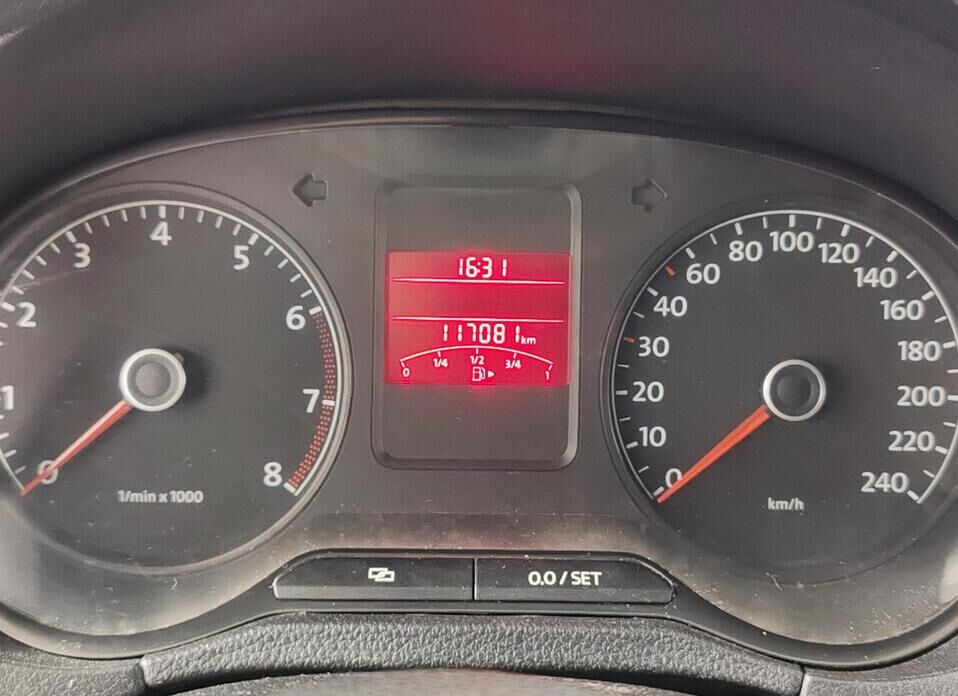 Volkswagen Polo, V 1.6 AT (105 л.с.)