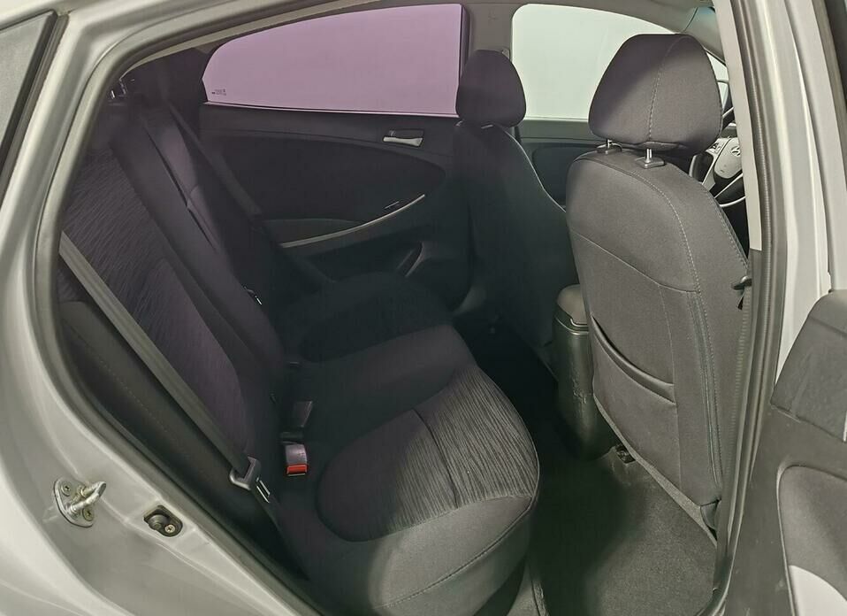 Hyundai Solaris 1.4 MT (107 л.с.)