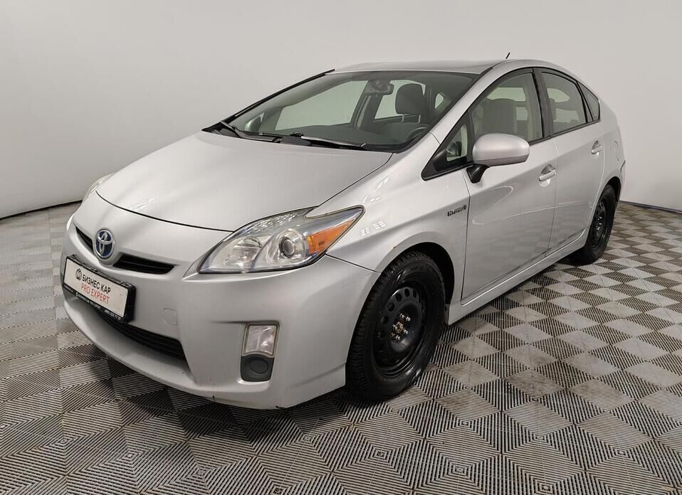 Toyota Prius, III (XW30) 1.8hyb AT (99 л.с.)