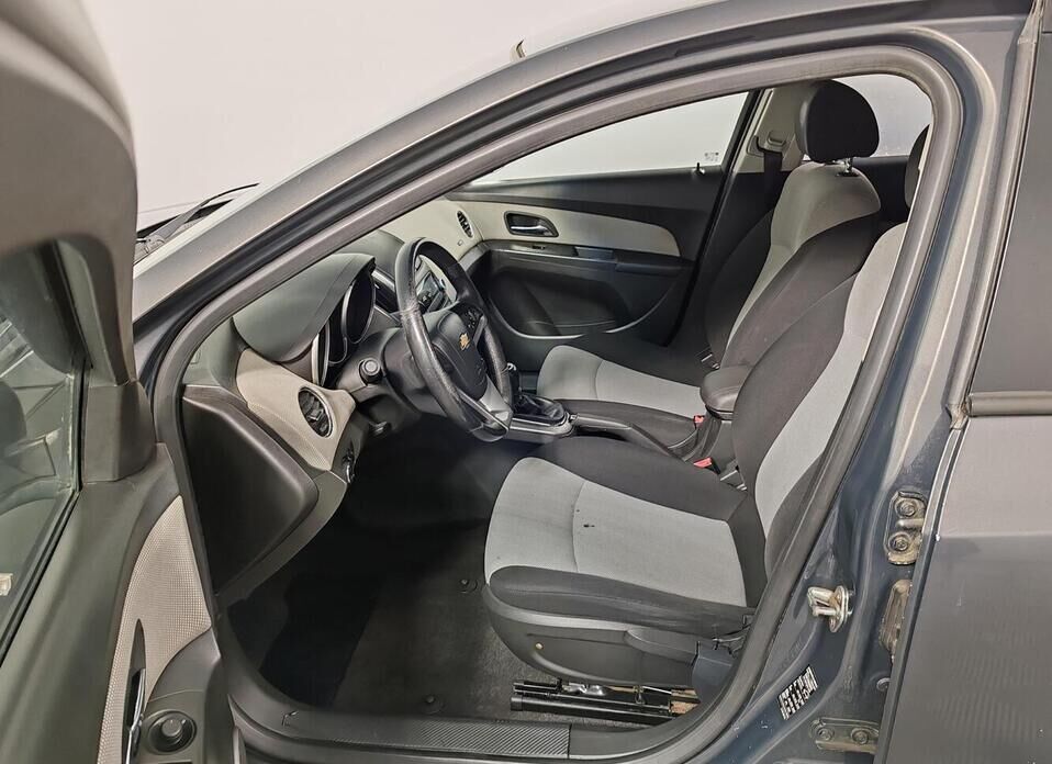 Chevrolet Cruze, I Рестайлинг 1.6 MT (109 л.с.)
