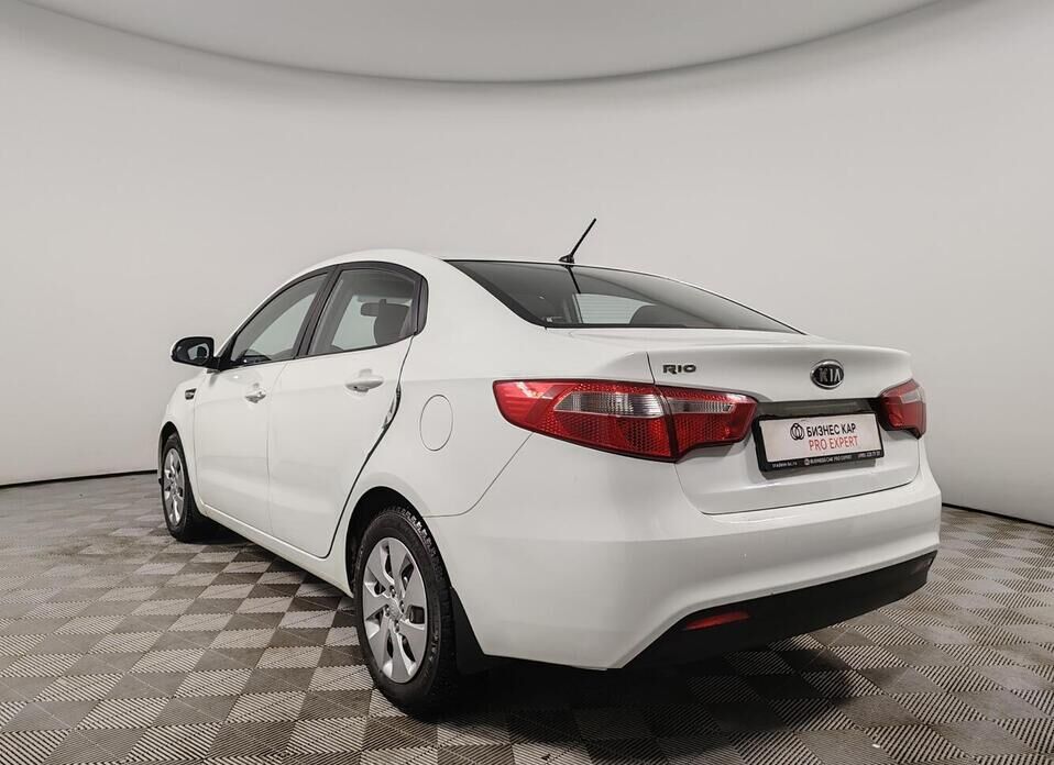 Kia Rio, III 1.4 AT (107 л.с.)