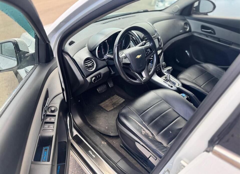 Chevrolet Cruze 1.6 AT (109 л.с.)