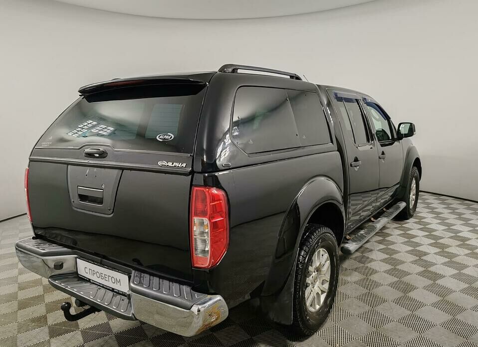 Nissan Navara (Frontier) 2.5d MT (174 л.с.) 4WD