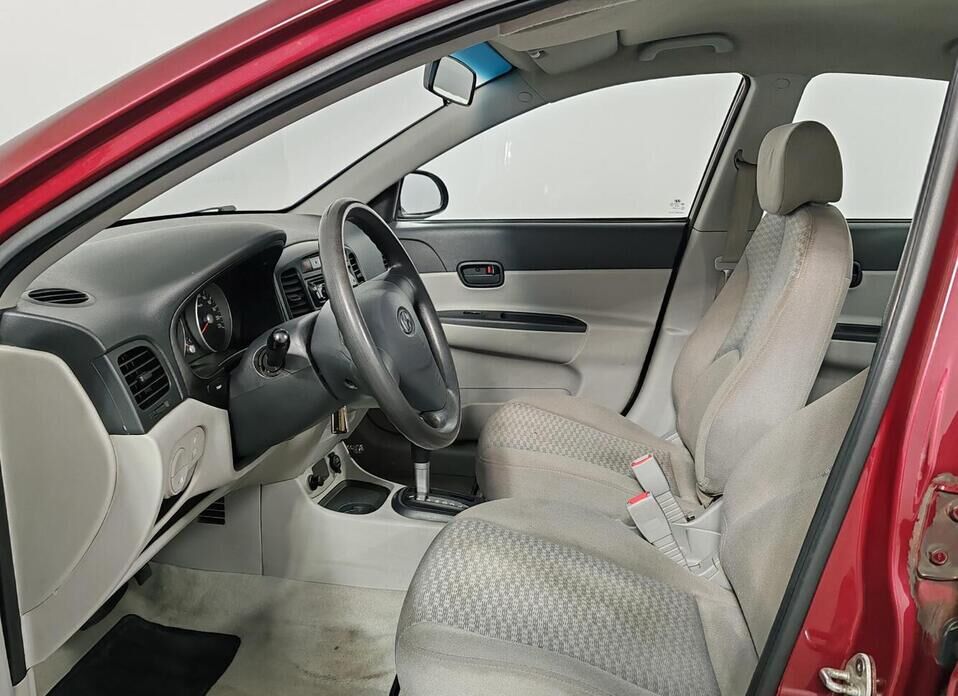 Hyundai Verna, II 1.4 AT (97 л.с.)