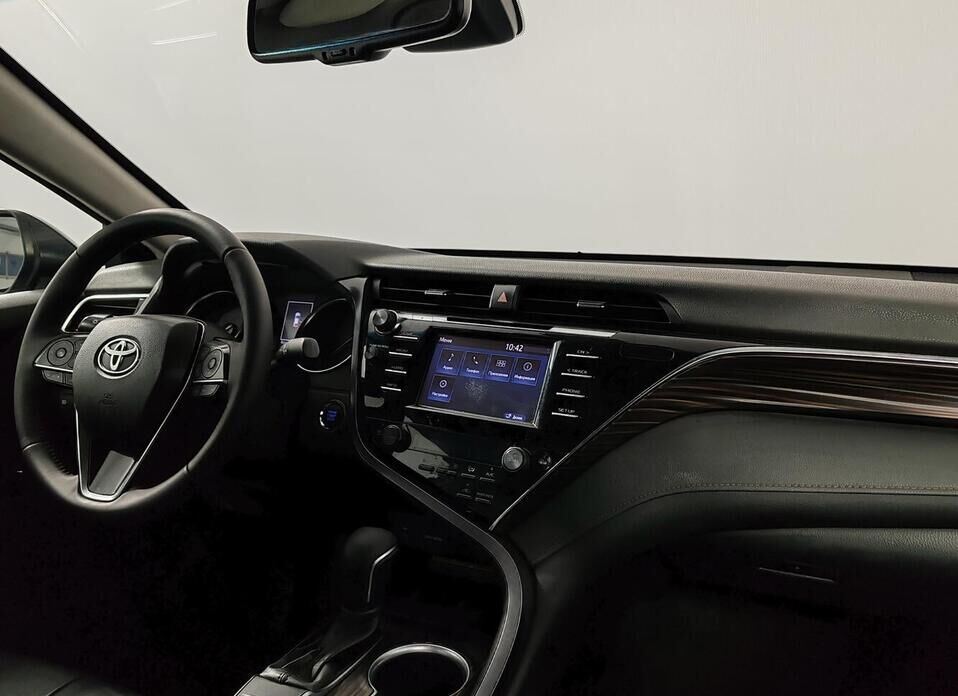 Toyota Camry, VIII (XV70) 2.5 AT (181 л.с.)