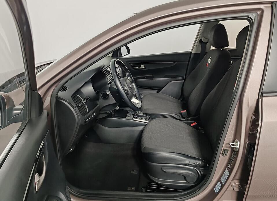 Kia Rio, IV 1.6 AT (123 л.с.)