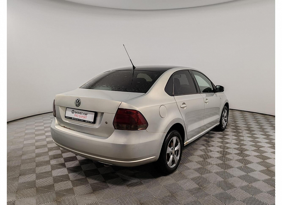 Volkswagen Polo, V 1.6 MT (105 л.с.)