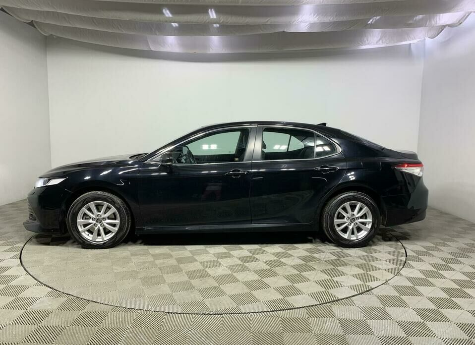 Toyota Camry 2.5 AT (181 л.с.)