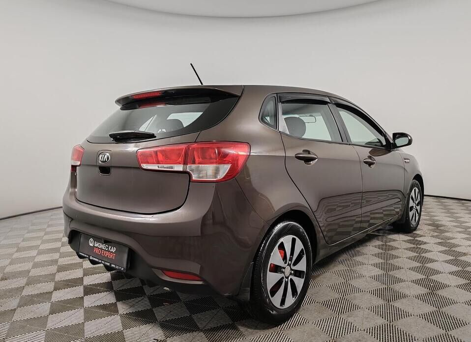 Kia Rio, III Рестайлинг 1.4 MT (107 л.с.)