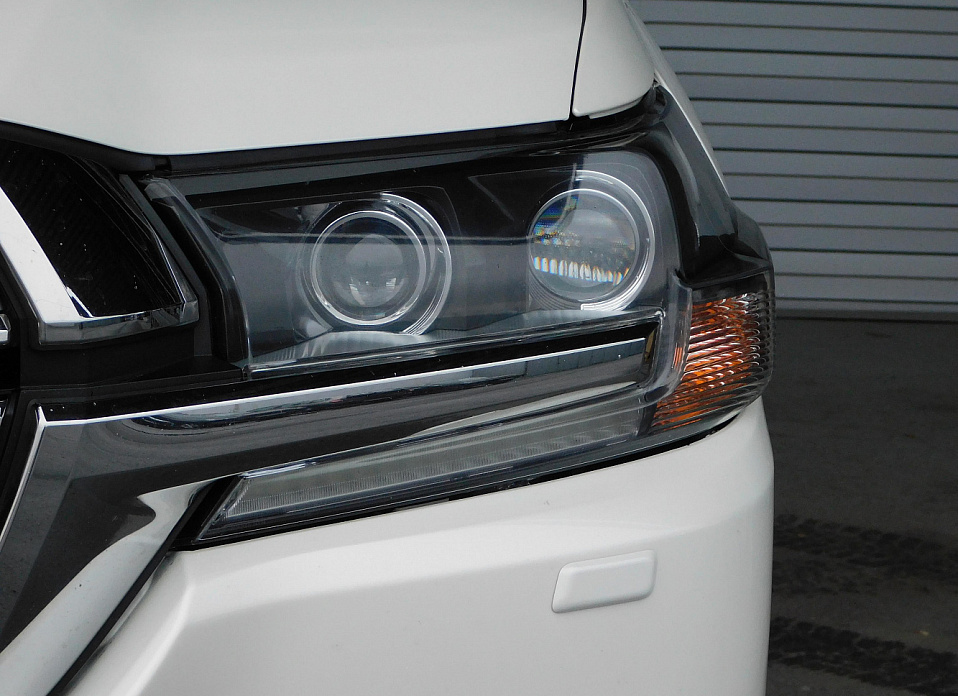 Toyota Land Cruiser, 200 Series Рестайлинг 2 4.6 AT (309 л.с.) 4WD