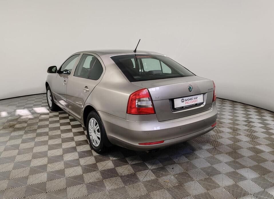 Skoda Octavia, II (A5) Рестайлинг 1.4 AMT (122 л.с.)