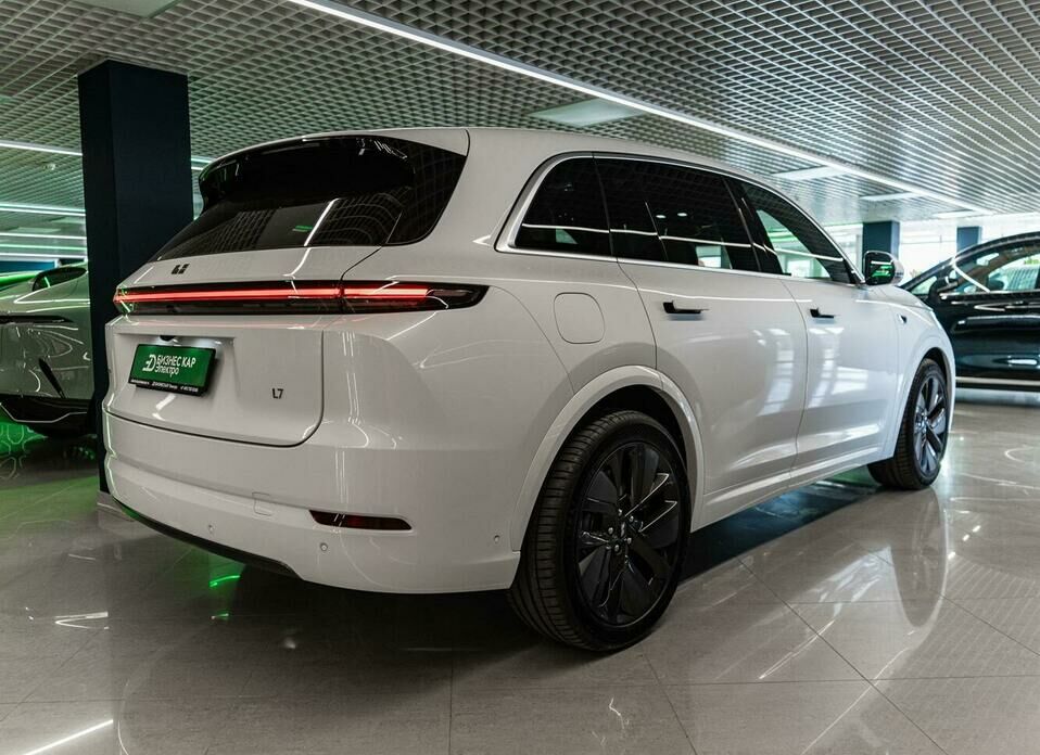 LiXiang L7 52.3 kWh 1.5hyb AT (449 л.с.) 4WD