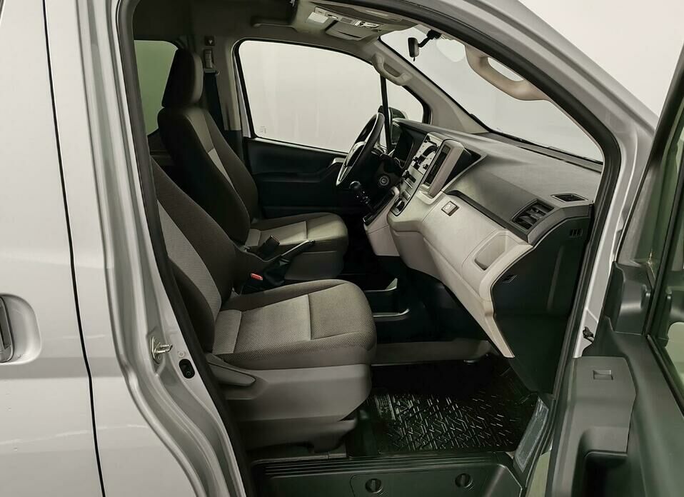Toyota HiAce 2.8d MT (150 л.с.)