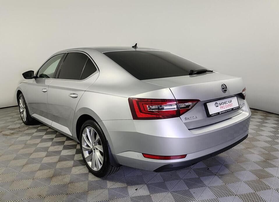 Skoda Superb 2.0 AMT (220 л.с.)