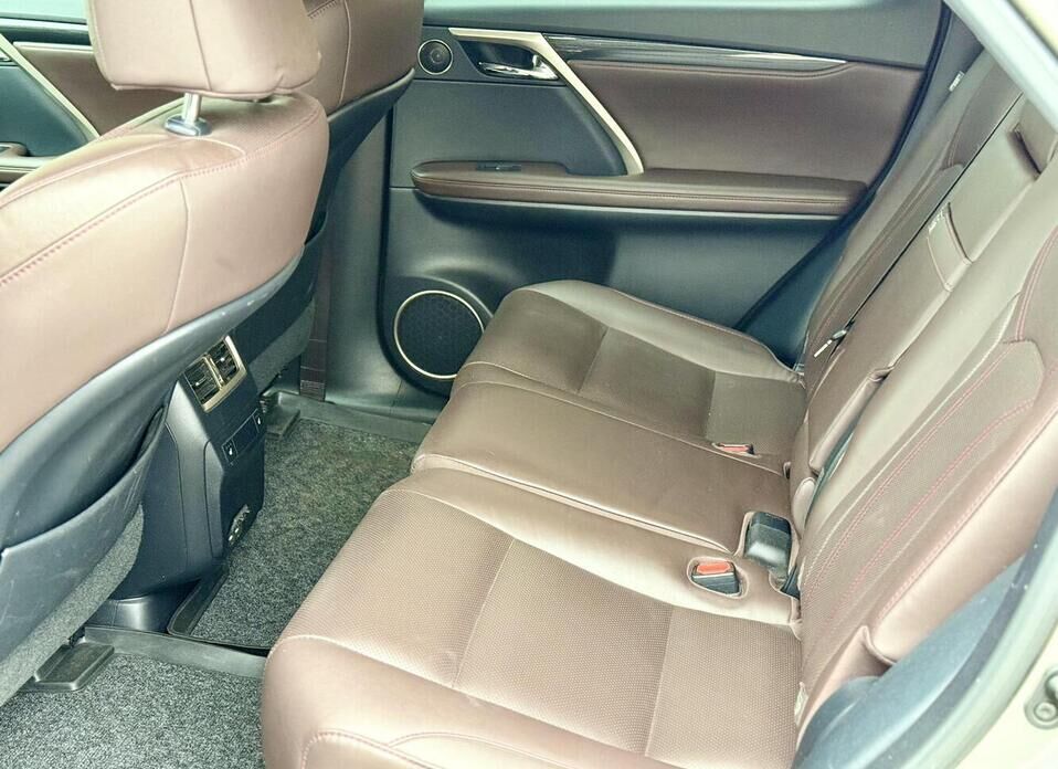 Lexus RX, IV Рестайлинг 300 2.0 AT (238 л.с.) 4WD