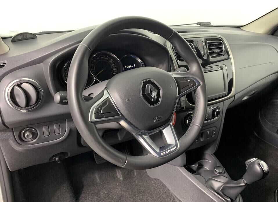 Renault Sandero Stepway 1.6 AT (102 л.с.)