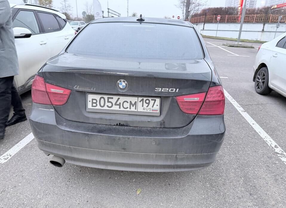 BMW 3 серии, V (E90/E91/E92/E93) Рестайлинг 320i 2.0 AT (156 л.с.)